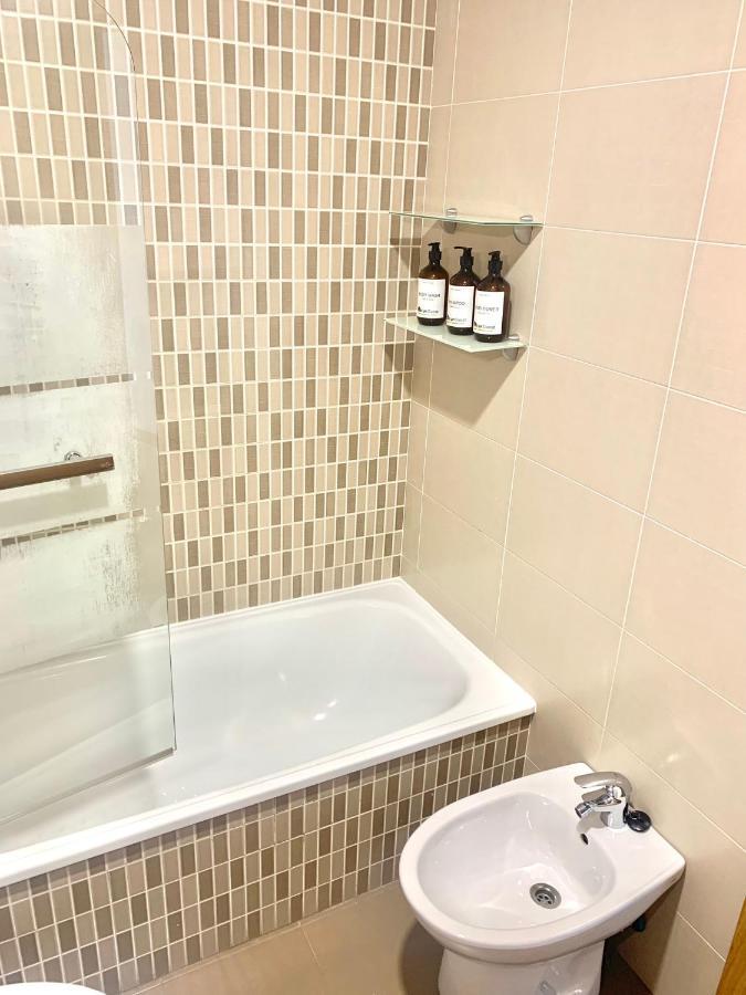 Appartamento Casa Ferreiros. Parking Y Wifi Incluidos! Gijón Esterno foto